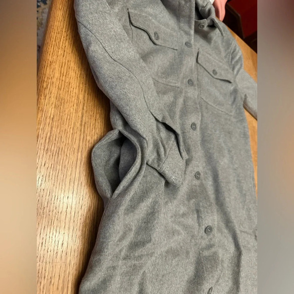 Jessica Simpson NWT Romi long gray flannel button up sz Medium 20” p2p - Picture 5 of 9